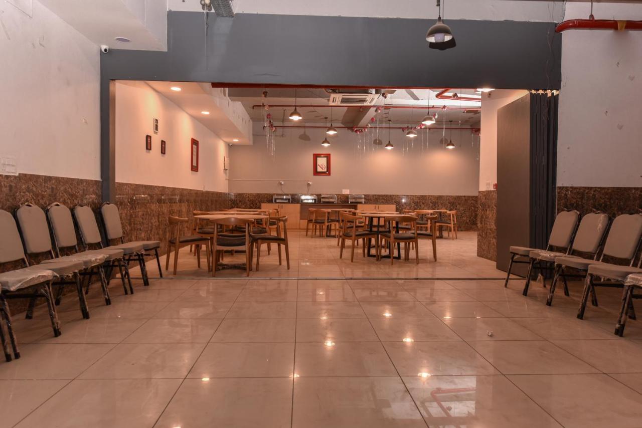 Hotel Red Saffron Nova Deli Exterior foto